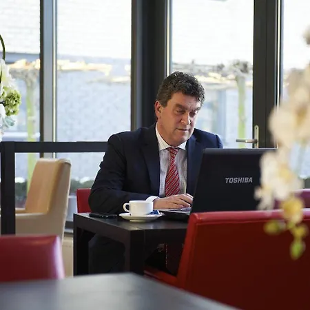 Western Amsterdam Airport Hotel 4*