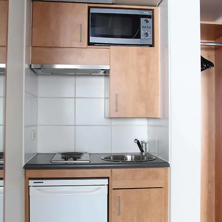 Western Amsterdam Airport 4*