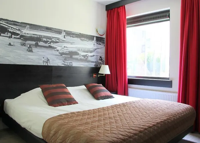 Western Amsterdam Airport Hotel 4*