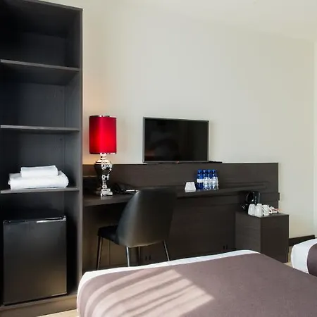 Western Amsterdam Airport 4*