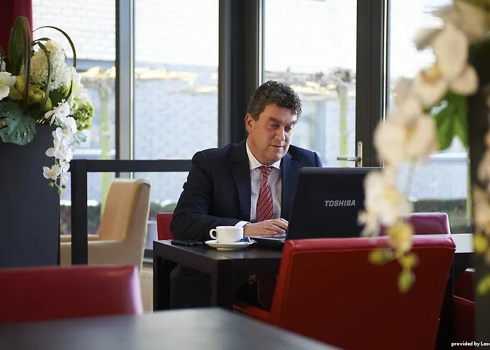 Western Amsterdam Airport Hotel 4*