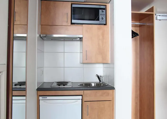 Western Amsterdam Airport 4*