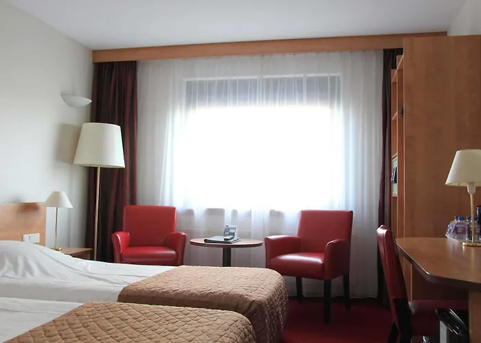 Western Amsterdam Airport Hotel 4*